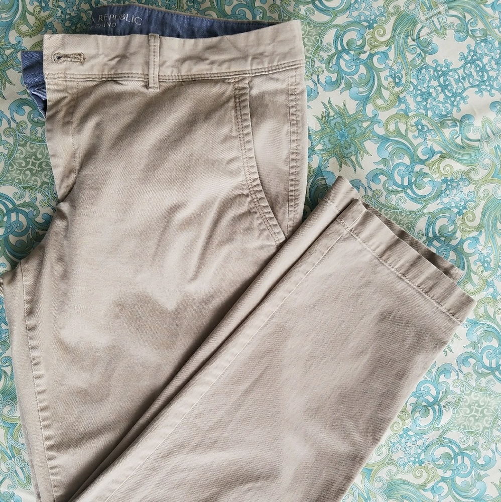 Banana Republic khaki city chino size 6